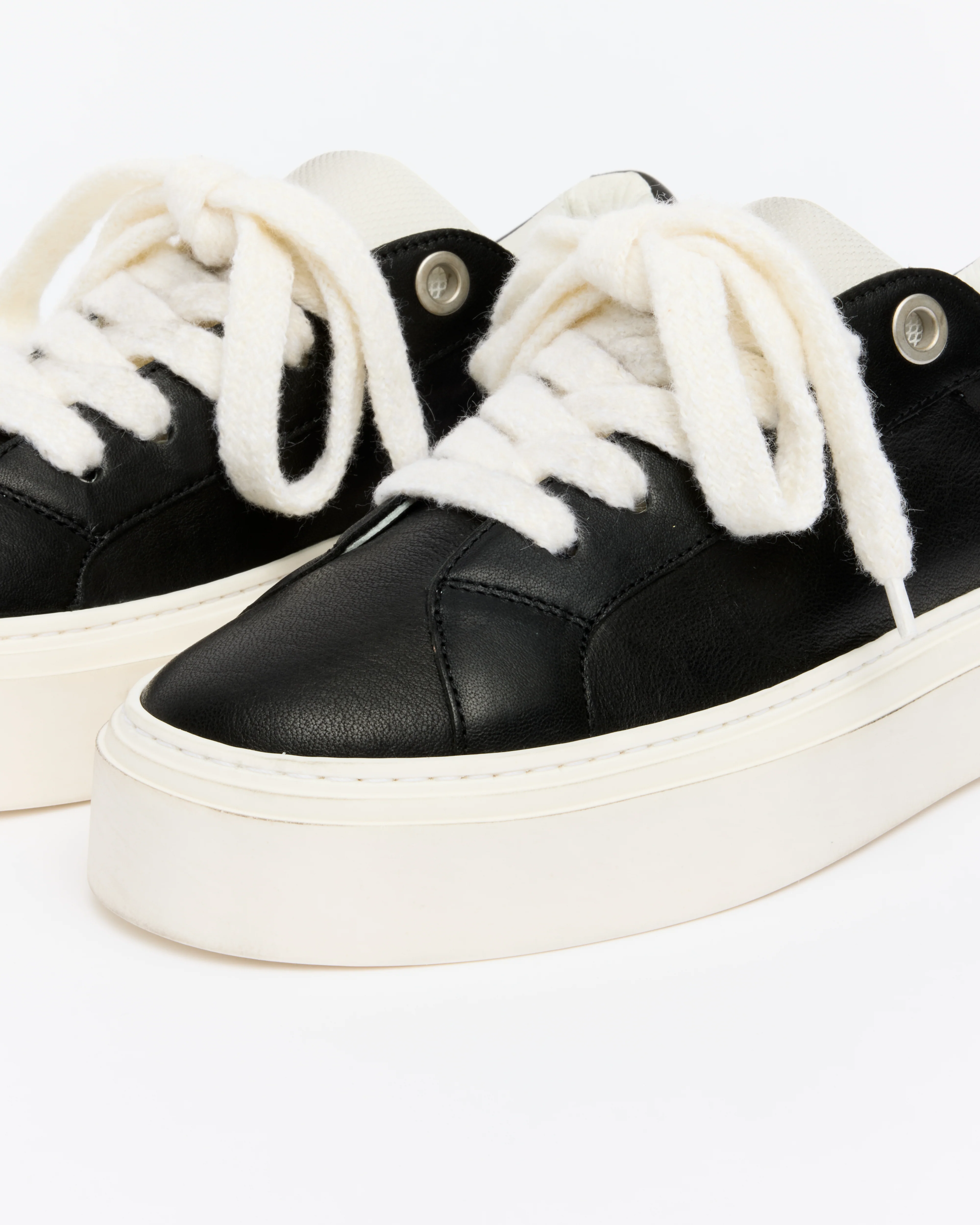 THE WILSON SNEAKER - Image 7